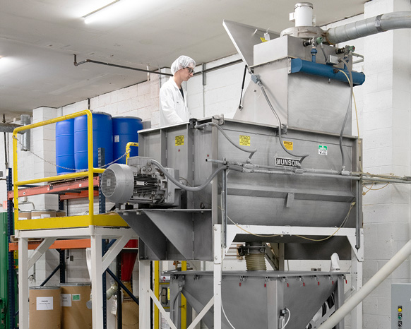 Ribbon Blender with a Bag Dump Station Çuval Boşaltma İstasyonlu Şeritli Mikser