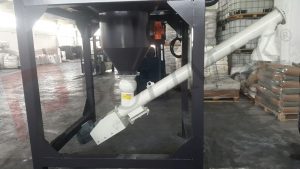 Screw conveyor of bulk material FIBC Big bsg discharge station