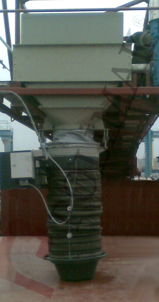 Dry bulk tanker ship loading spout